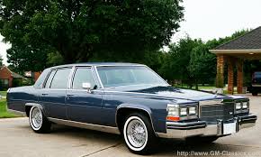 CADILLAC Fleetwood